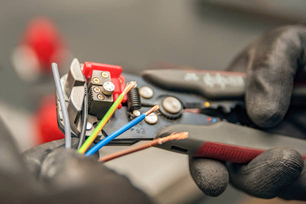 Best Local Electrician Companies  in Lakehills, TX